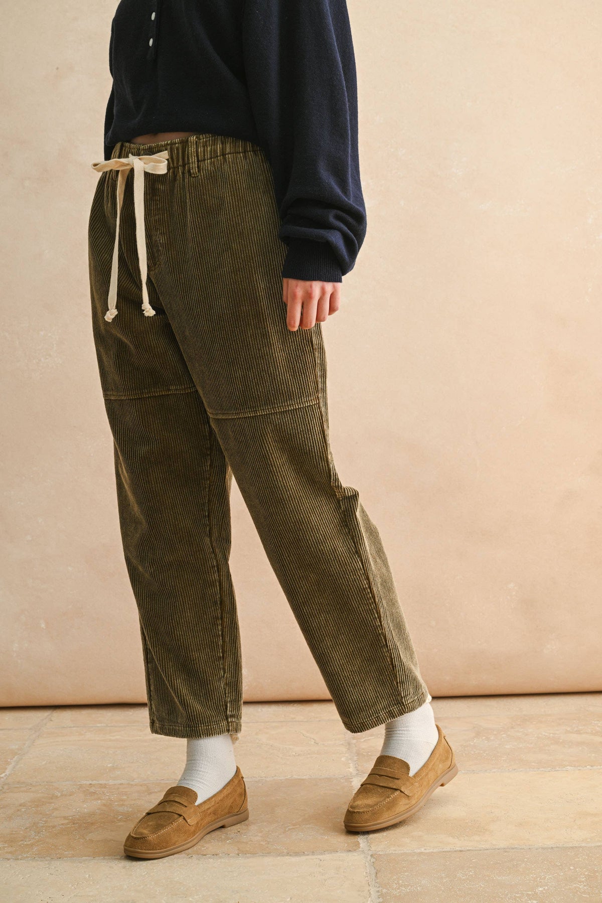 P5602   WASHED EFFECT CORDUROY PANTS: Brown / L