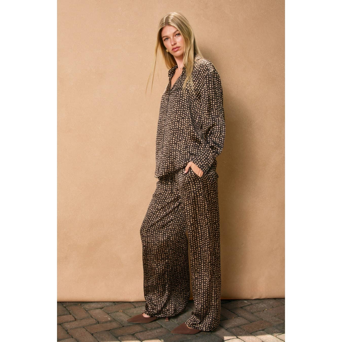 The Smoke and Sand Drawstring Pant