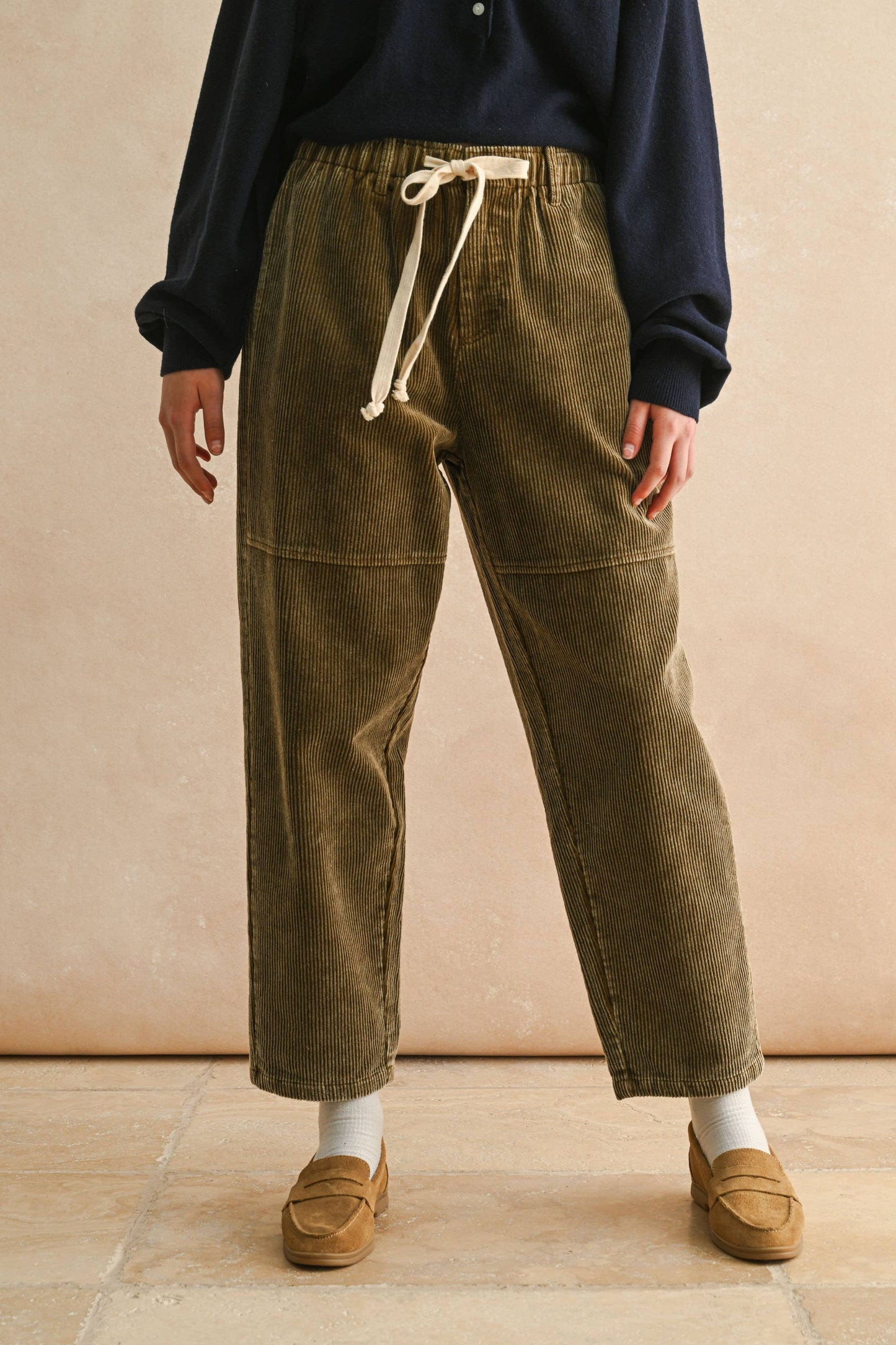 P5602   WASHED EFFECT CORDUROY PANTS: Brown / L
