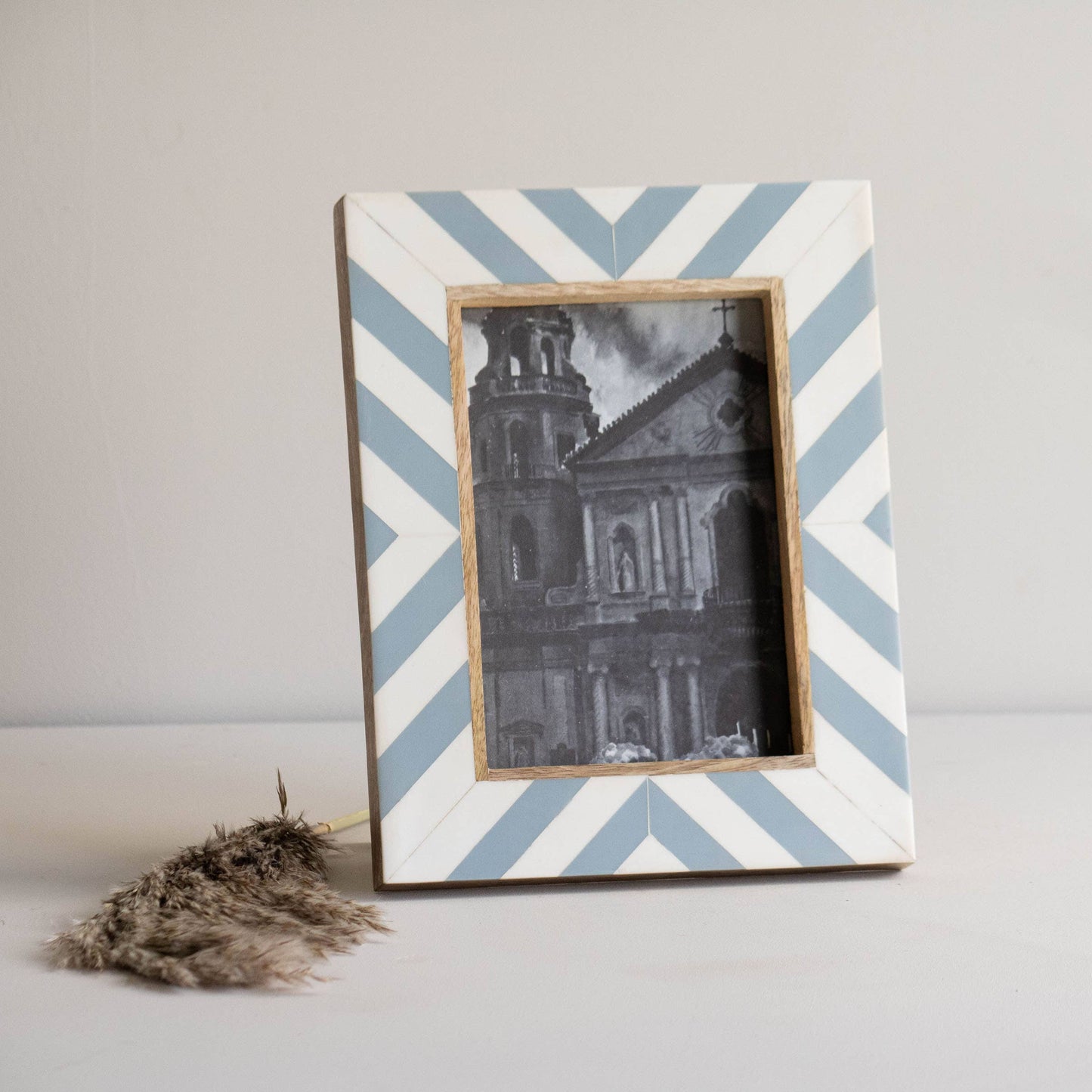 Alya Photo Frame